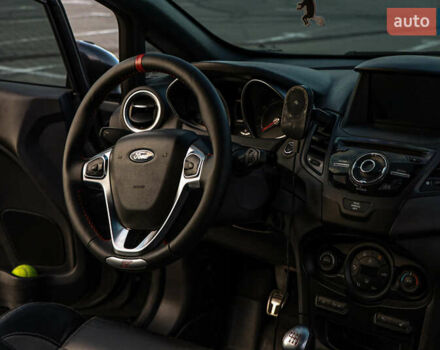 Серый Форд Фиеста, объемом двигателя 1.6 л и пробегом 85 тыс. км за 12500 $, фото 36 на Automoto.ua