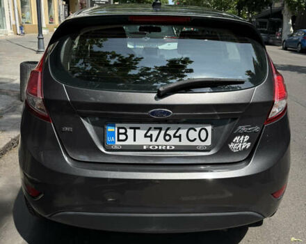 Серый Форд Фиеста, объемом двигателя 1.6 л и пробегом 39 тыс. км за 10000 $, фото 2 на Automoto.ua