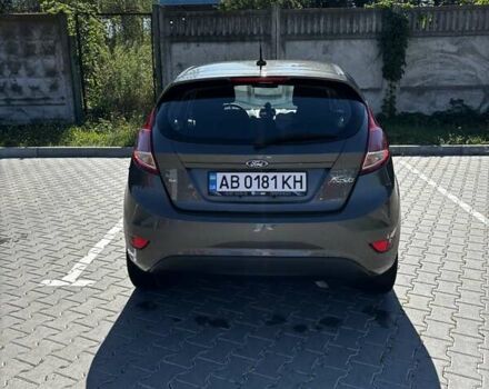 Серый Форд Фиеста, объемом двигателя 1.6 л и пробегом 86 тыс. км за 8800 $, фото 4 на Automoto.ua