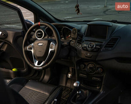 Серый Форд Фиеста, объемом двигателя 1.6 л и пробегом 85 тыс. км за 12500 $, фото 37 на Automoto.ua