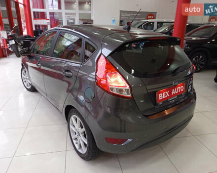 Серый Форд Фиеста, объемом двигателя 1.6 л и пробегом 41 тыс. км за 9200 $, фото 4 на Automoto.ua