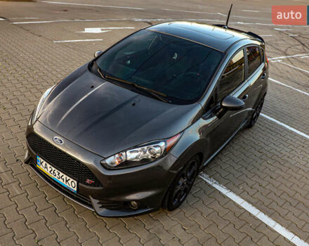 Серый Форд Фиеста, объемом двигателя 1.6 л и пробегом 85 тыс. км за 12500 $, фото 9 на Automoto.ua