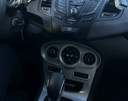 Серый Форд Фиеста, объемом двигателя 1.6 л и пробегом 157 тыс. км за 8900 $, фото 13 на Automoto.ua