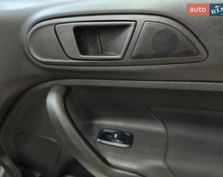 Серый Форд Фиеста, объемом двигателя 1.6 л и пробегом 41 тыс. км за 9200 $, фото 23 на Automoto.ua