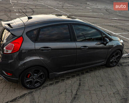 Серый Форд Фиеста, объемом двигателя 1.6 л и пробегом 85 тыс. км за 12500 $, фото 66 на Automoto.ua