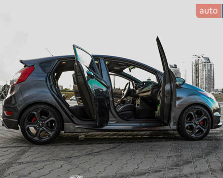 Серый Форд Фиеста, объемом двигателя 1.6 л и пробегом 85 тыс. км за 12500 $, фото 50 на Automoto.ua