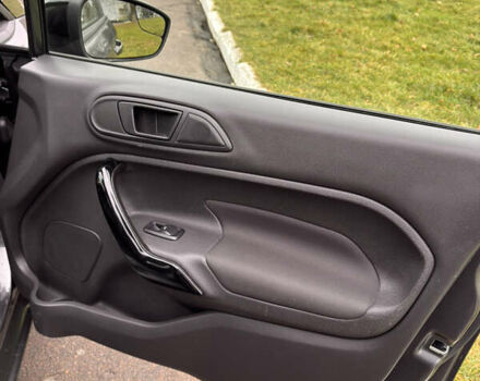 Сірий Форд Фієста, об'ємом двигуна 1.6 л та пробігом 124 тис. км за 9200 $, фото 4 на Automoto.ua