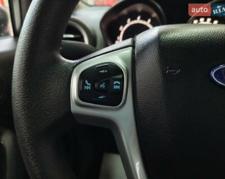 Серый Форд Фиеста, объемом двигателя 1.6 л и пробегом 41 тыс. км за 9200 $, фото 30 на Automoto.ua