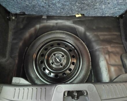 Серый Форд Фиеста, объемом двигателя 1.6 л и пробегом 41 тыс. км за 9200 $, фото 19 на Automoto.ua