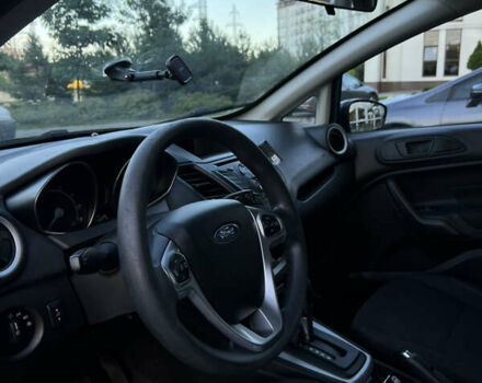 Серый Форд Фиеста, объемом двигателя 1.6 л и пробегом 157 тыс. км за 8900 $, фото 6 на Automoto.ua