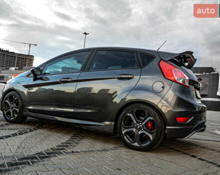 Серый Форд Фиеста, объемом двигателя 1.6 л и пробегом 85 тыс. км за 12500 $, фото 73 на Automoto.ua