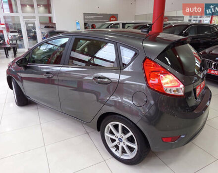Серый Форд Фиеста, объемом двигателя 1.6 л и пробегом 41 тыс. км за 9200 $, фото 3 на Automoto.ua