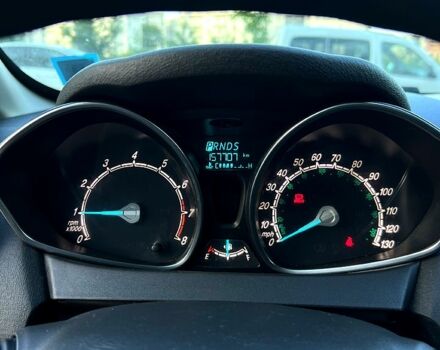 Серый Форд Фиеста, объемом двигателя 1.6 л и пробегом 157 тыс. км за 8900 $, фото 6 на Automoto.ua