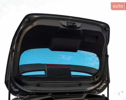 Серый Форд Фиеста, объемом двигателя 1.6 л и пробегом 85 тыс. км за 12500 $, фото 51 на Automoto.ua