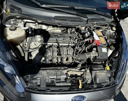 Серый Форд Фиеста, объемом двигателя 1.6 л и пробегом 86 тыс. км за 8800 $, фото 8 на Automoto.ua