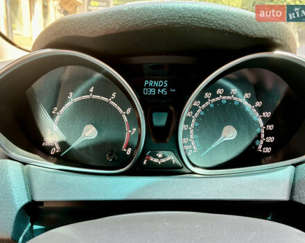 Серый Форд Фиеста, объемом двигателя 1.6 л и пробегом 39 тыс. км за 10000 $, фото 4 на Automoto.ua