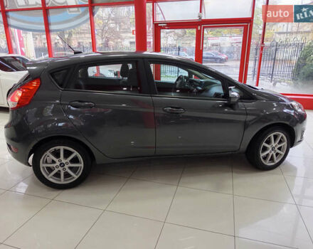 Серый Форд Фиеста, объемом двигателя 1.6 л и пробегом 41 тыс. км за 9200 $, фото 7 на Automoto.ua