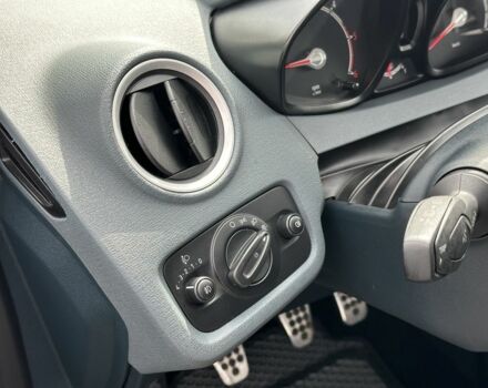 Серый Форд Фиеста, объемом двигателя 0.16 л и пробегом 269 тыс. км за 6700 $, фото 9 на Automoto.ua