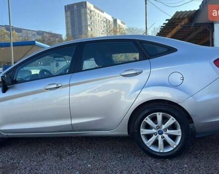 Серый Форд Фиеста, объемом двигателя 1.6 л и пробегом 266 тыс. км за 5700 $, фото 6 на Automoto.ua