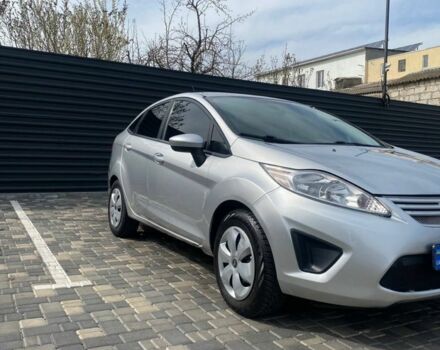 Серый Форд Фиеста, объемом двигателя 1.6 л и пробегом 240 тыс. км за 4600 $, фото 5 на Automoto.ua