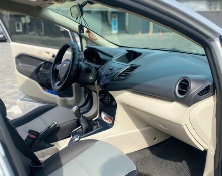 Серый Форд Фиеста, объемом двигателя 1.6 л и пробегом 240 тыс. км за 4600 $, фото 7 на Automoto.ua