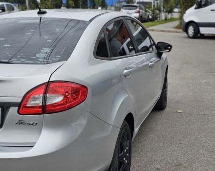 Сірий Форд Фієста, об'ємом двигуна 1.6 л та пробігом 131 тис. км за 4800 $, фото 2 на Automoto.ua