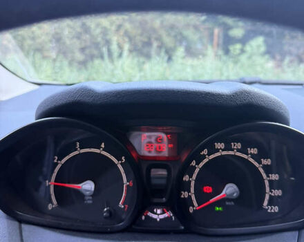 Сірий Форд Фієста, об'ємом двигуна 1.39 л та пробігом 129 тис. км за 8000 $, фото 1 на Automoto.ua