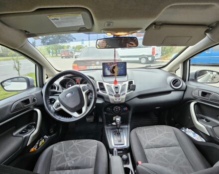 Сірий Форд Фієста, об'ємом двигуна 1.6 л та пробігом 131 тис. км за 4800 $, фото 18 на Automoto.ua