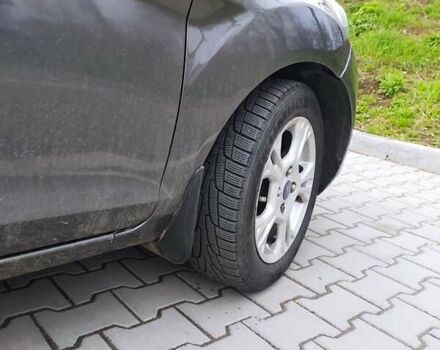 Сірий Форд Фієста, об'ємом двигуна 1.6 л та пробігом 210 тис. км за 7500 $, фото 11 на Automoto.ua