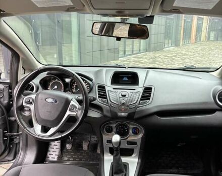 Сірий Форд Фієста, об'ємом двигуна 1 л та пробігом 240 тис. км за 5950 $, фото 6 на Automoto.ua