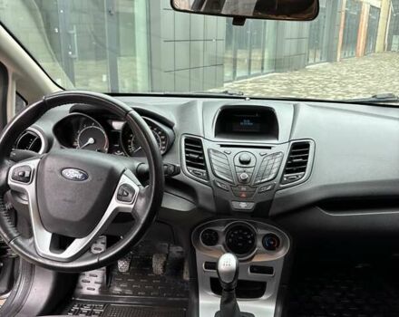 Сірий Форд Фієста, об'ємом двигуна 1 л та пробігом 240 тис. км за 5950 $, фото 4 на Automoto.ua