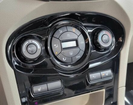 Серый Форд Фиеста, объемом двигателя 1.6 л и пробегом 81 тыс. км за 4000 $, фото 8 на Automoto.ua