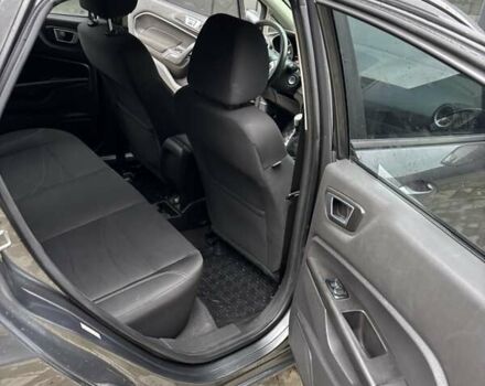 Сірий Форд Фієста, об'ємом двигуна 1 л та пробігом 240 тис. км за 5950 $, фото 7 на Automoto.ua