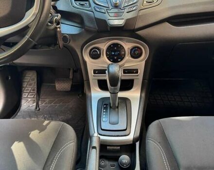 Серый Форд Фиеста, объемом двигателя 1.6 л и пробегом 224 тыс. км за 6800 $, фото 9 на Automoto.ua