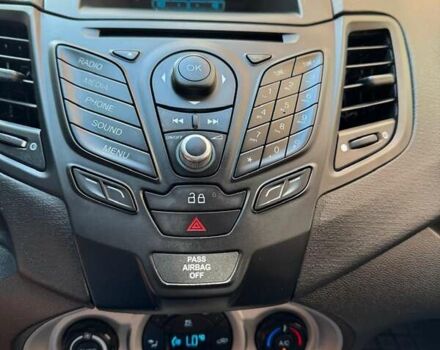 Серый Форд Фиеста, объемом двигателя 1.6 л и пробегом 224 тыс. км за 6800 $, фото 11 на Automoto.ua