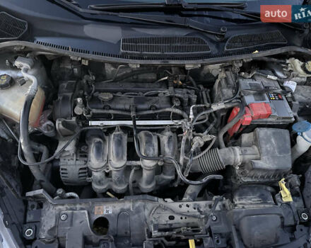 Серый Форд Фиеста, объемом двигателя 1.6 л и пробегом 238 тыс. км за 6000 $, фото 9 на Automoto.ua