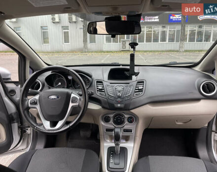 Серый Форд Фиеста, объемом двигателя 1.6 л и пробегом 151 тыс. км за 6700 $, фото 15 на Automoto.ua
