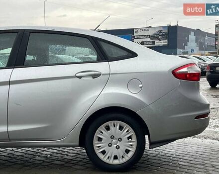 Серый Форд Фиеста, объемом двигателя 1.6 л и пробегом 177 тыс. км за 7340 $, фото 3 на Automoto.ua