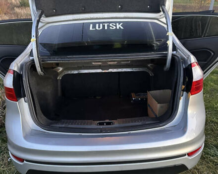 Серый Форд Фиеста, объемом двигателя 1.6 л и пробегом 238 тыс. км за 6000 $, фото 12 на Automoto.ua