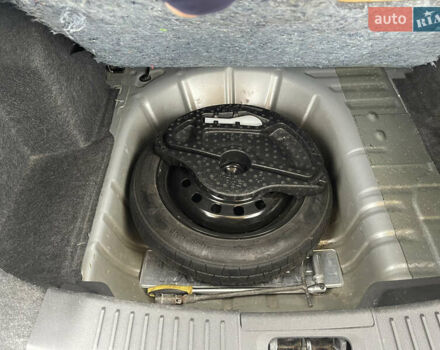 Серый Форд Фиеста, объемом двигателя 1.6 л и пробегом 151 тыс. км за 6700 $, фото 18 на Automoto.ua