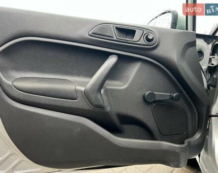 Серый Форд Фиеста, объемом двигателя 1.6 л и пробегом 177 тыс. км за 7340 $, фото 15 на Automoto.ua