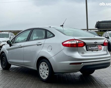 Серый Форд Фиеста, объемом двигателя 1.6 л и пробегом 177 тыс. км за 7340 $, фото 4 на Automoto.ua