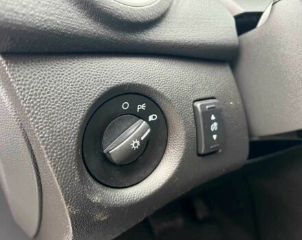 Серый Форд Фиеста, объемом двигателя 1.6 л и пробегом 177 тыс. км за 6840 $, фото 19 на Automoto.ua