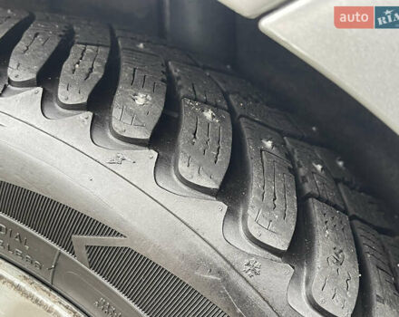 Серый Форд Фиеста, объемом двигателя 1.6 л и пробегом 151 тыс. км за 6700 $, фото 21 на Automoto.ua