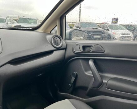 Серый Форд Фиеста, объемом двигателя 1.6 л и пробегом 177 тыс. км за 7340 $, фото 30 на Automoto.ua