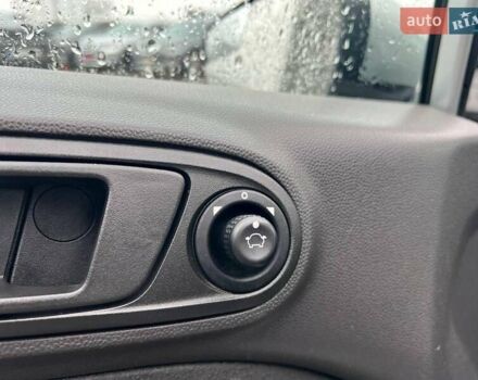 Серый Форд Фиеста, объемом двигателя 1.6 л и пробегом 177 тыс. км за 7340 $, фото 14 на Automoto.ua