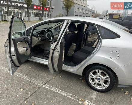 Серый Форд Фиеста, объемом двигателя 1.6 л и пробегом 151 тыс. км за 6700 $, фото 11 на Automoto.ua