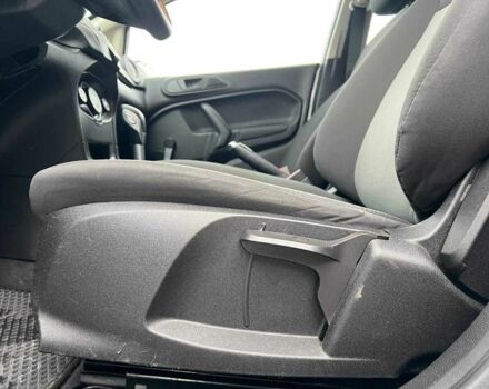 Серый Форд Фиеста, объемом двигателя 1.6 л и пробегом 177 тыс. км за 6840 $, фото 18 на Automoto.ua