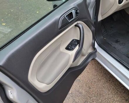 Серый Форд Фиеста, объемом двигателя 1.6 л и пробегом 187 тыс. км за 7999 $, фото 3 на Automoto.ua