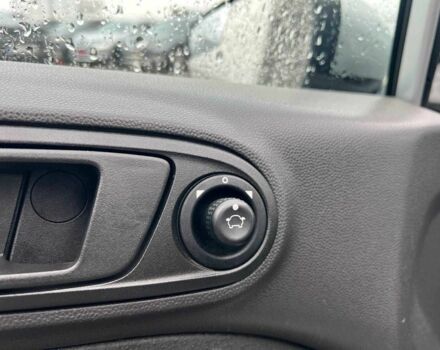 Серый Форд Фиеста, объемом двигателя 1.6 л и пробегом 177 тыс. км за 6840 $, фото 15 на Automoto.ua